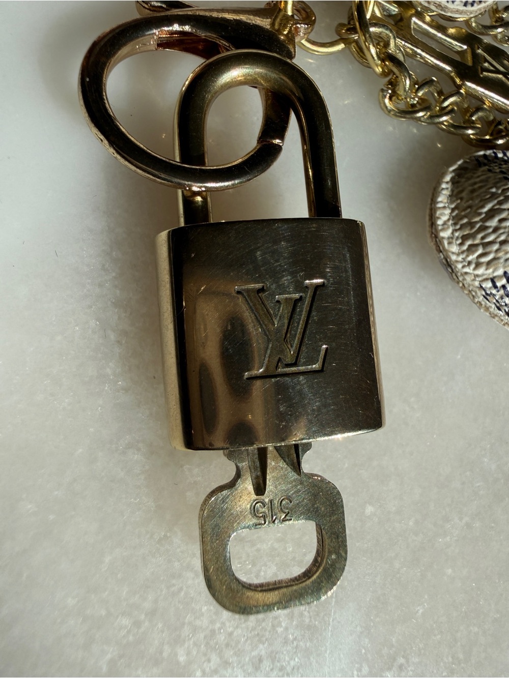 Louis Vuitton Vintage Lock & Key Upcycled Damier Azur 3-Heart BagCharm KeyHolder - Picture 6 of 14